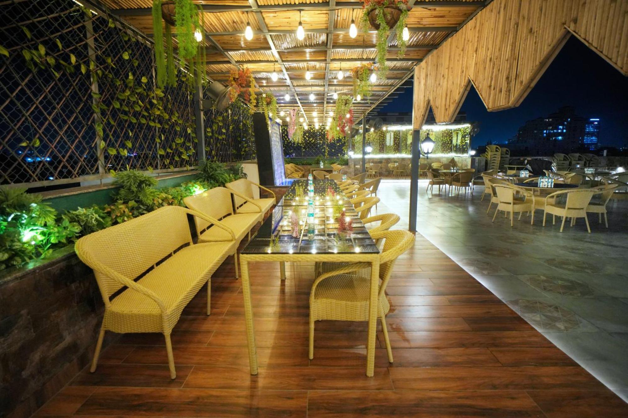 Hotel Haris Mg Road Gurugram Gurgaon Exterior foto